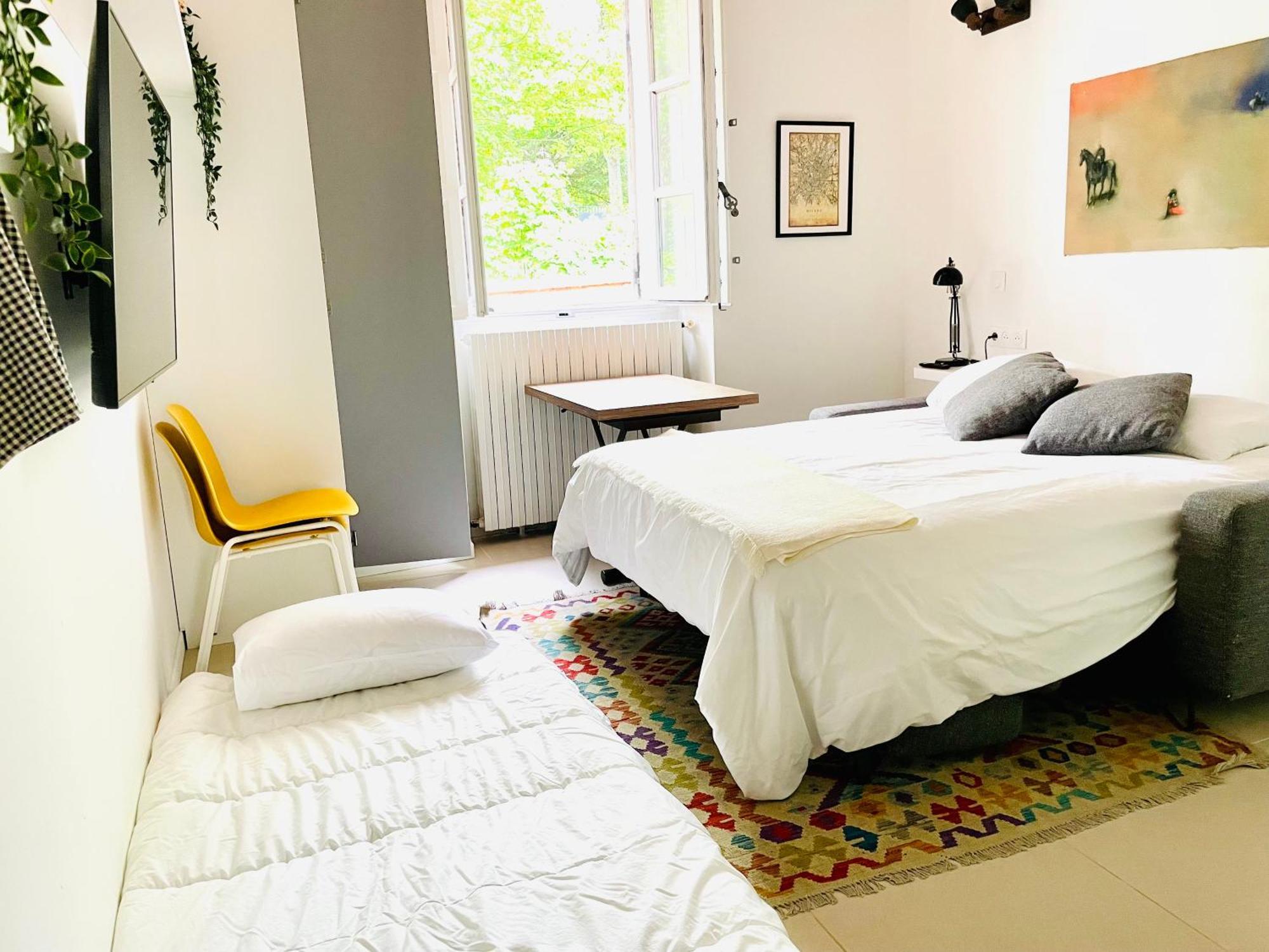Studio Au Vieux Marly-Le-Roi - Bien Equipe - Matelas De Qualite - 7Min Du Train Vers Paris Kültér fotó